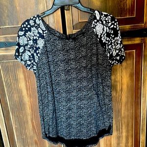 Adorable Lucky Brand shirt